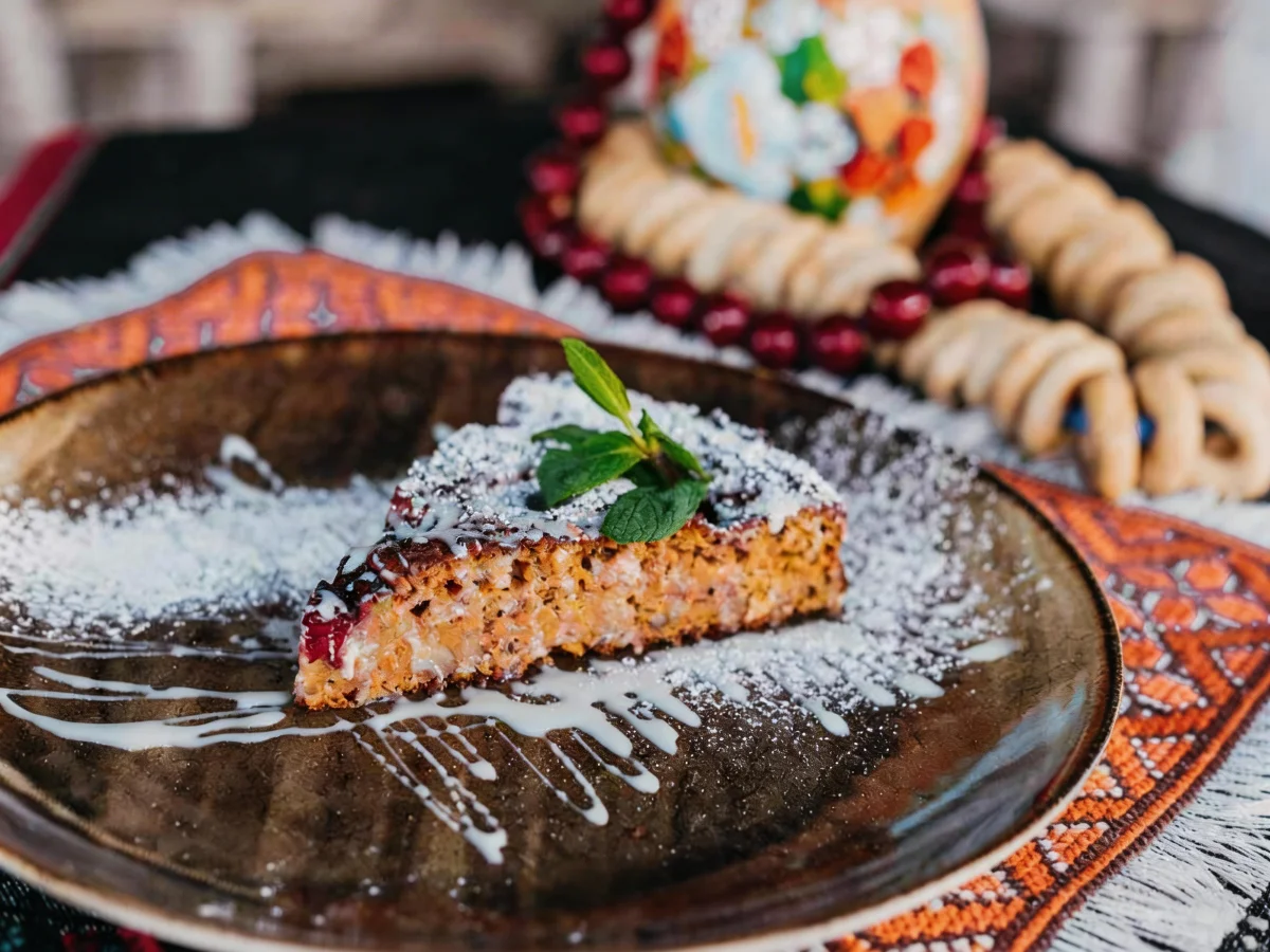 Морковный пирог с вишней и сгущенным молоком